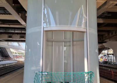 Gare de Mons - Charpente Ascenseur Panoramique Courbe Et Vitrages Courbes