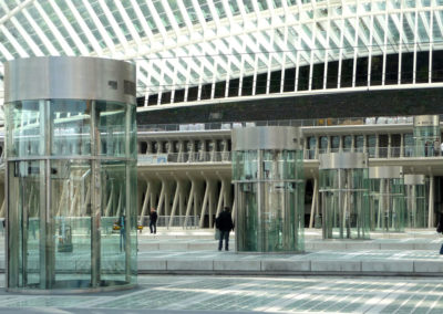 Gare de Liège Vue d’ensemble ascenseurs panoramiques sur les quais