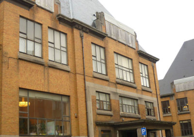Hôtel communal Forest - châssis en acier 1937 à restaurer